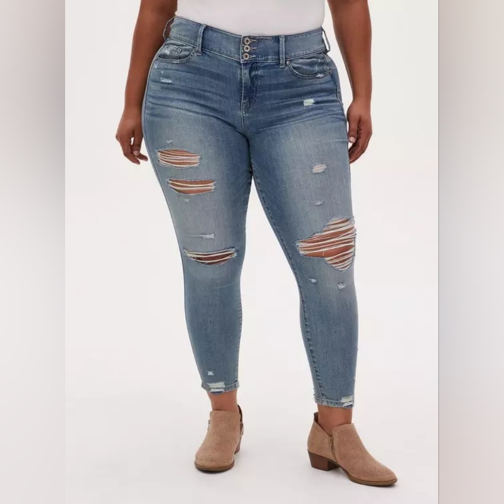 TORRID - Jegging Skinny Super Soft High-Rise Destructed Jean